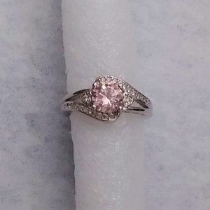 White Gold Pink Round Stone Ring – Size 7